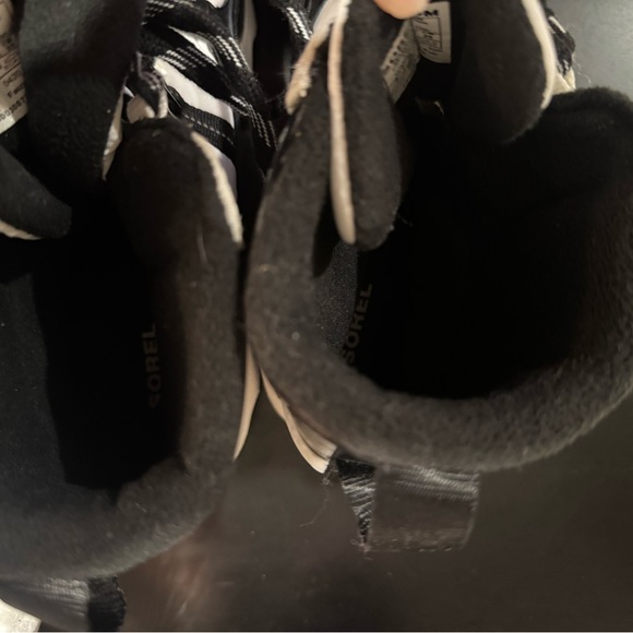 Sorel sneaker boots for snow/rain size 8. Worn once - Picture 5 of 7